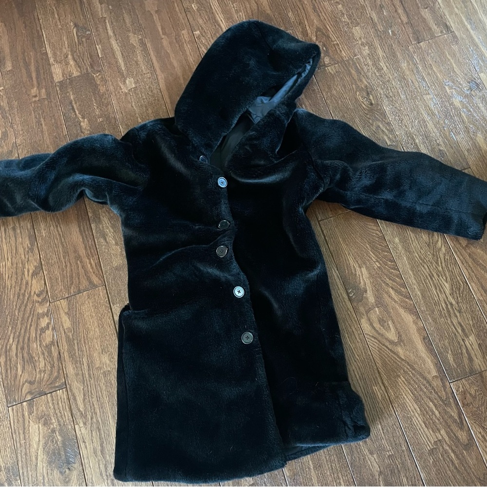 Reversible faux fur coat! Black buttons. Youth sz 14/XL.
